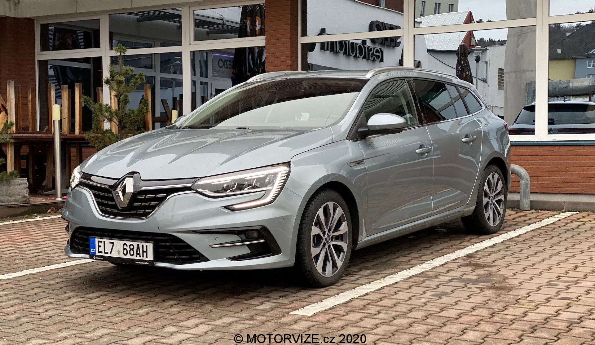 Renault Megane 2022 E-Tech - Design elegante com motorização elétrica avançada, tecnologia inovadora e estética moderna