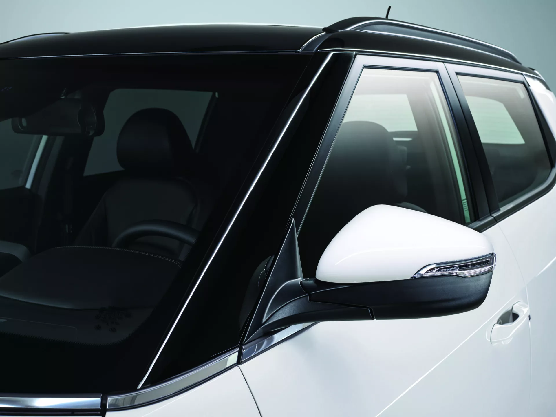 SsangYong Tivoli 2024 primeira geração segundo facelift: Um SUV dinâmico e elegante, com elementos de design modernos, tecnologias de segurança avançadas e comodidades aprimoradas.