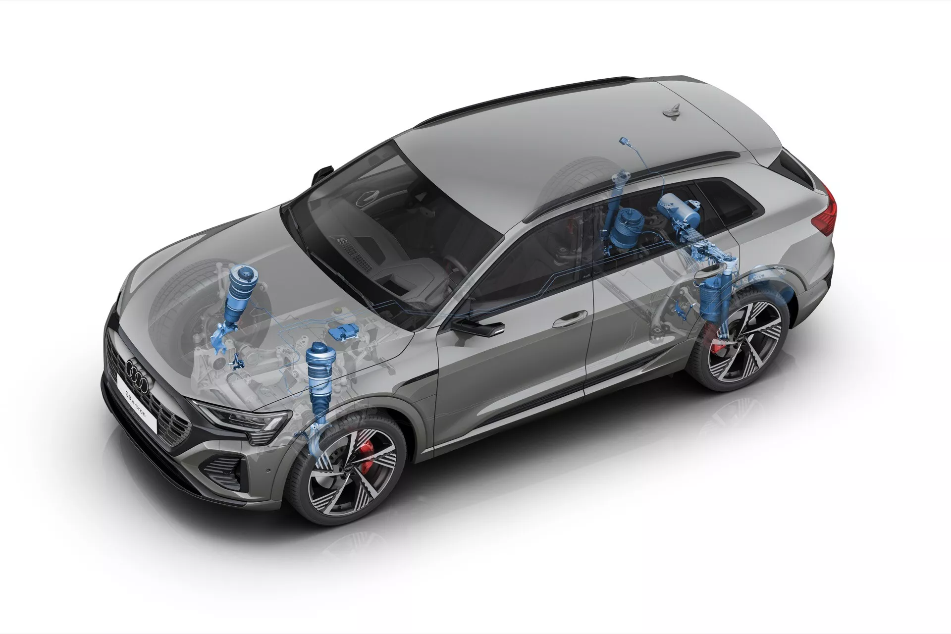 Imagem gerada por computador do SUV Audi Q8 e-tron 2023 em uma visão de alto ângulo de três quartos da frente para o lado, mostrando a grade frontal, faróis LED, portas do lado do motorista e a silhueta aerodinâmica com uma linha de teto inclinada esportiva, posicionada contra um fundo liso destacando seu design moderno e características como rodas de liga grande com pinças de freio vermelhas, sensores para sistemas avançados de assistência ao condutor e componentes de suspensão a ar visíveis para altura de rodagem ajustável.